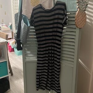 Banana Republic black and white dress